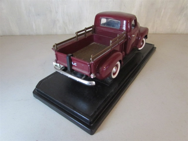 ROAD SIGNATURE 1950 GMC DIECAST PICK UP