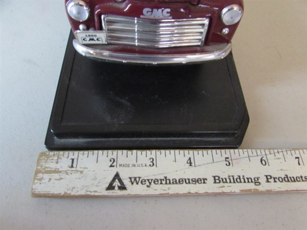 ROAD SIGNATURE 1950 GMC DIECAST PICK UP