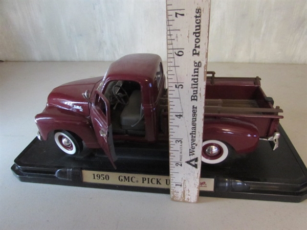 ROAD SIGNATURE 1950 GMC DIECAST PICK UP