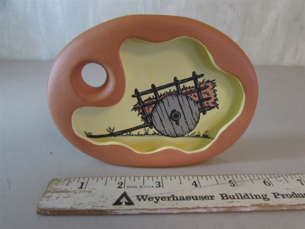SOUTHWEST MINIATURE HAND WOVEN BASKET & DECOR