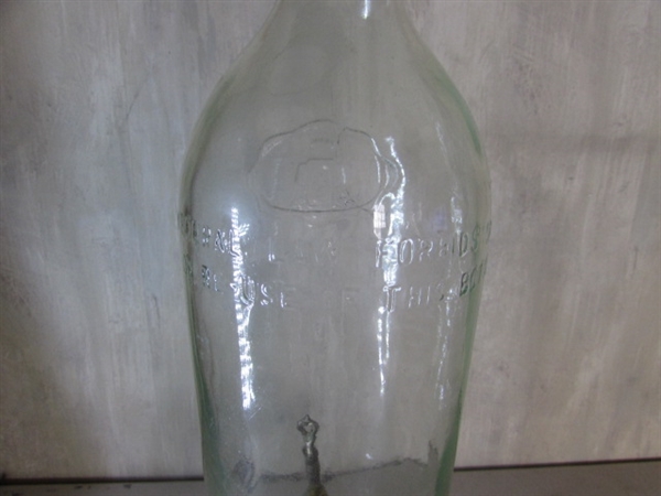 VINTAGE ITALIAN TUONI & CANEPA ONE GALLON DECANTER, WROUGHT IRON WINE DISPENSER & DUCKS DECANTER