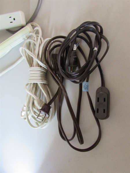 BOX OF ASSORTED ELECTRICAL EXTENSION CORDS & SURGE PROTECTORS