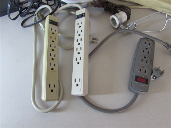 BOX OF ASSORTED ELECTRICAL EXTENSION CORDS & SURGE PROTECTORS