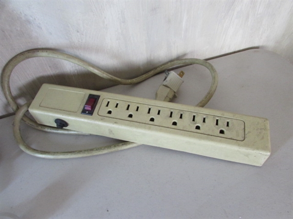 BOX OF ASSORTED ELECTRICAL EXTENSION CORDS & SURGE PROTECTORS