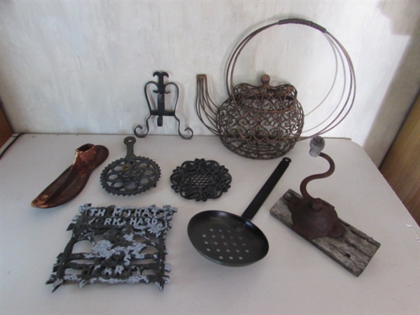 RUSTIC METAL WALL ART, COBBLER SHOE FORM & TRIVET