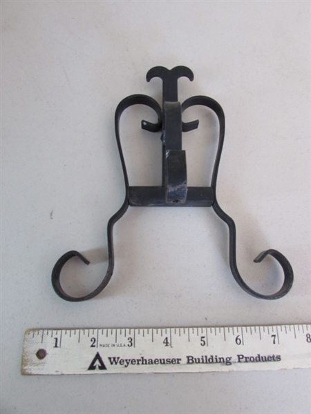 RUSTIC METAL WALL ART, COBBLER SHOE FORM & TRIVET
