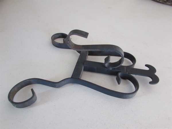 RUSTIC METAL WALL ART, COBBLER SHOE FORM & TRIVET