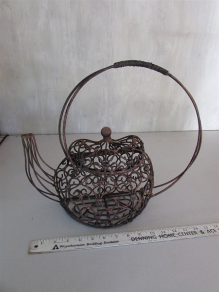 RUSTIC METAL WALL ART, COBBLER SHOE FORM & TRIVET