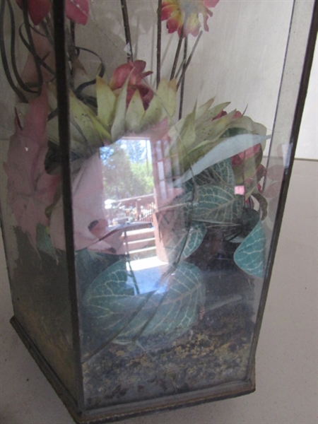 SMALL GLASS TERRARIUM AND IRON DECOR