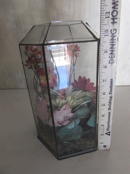 SMALL GLASS TERRARIUM AND IRON DECOR