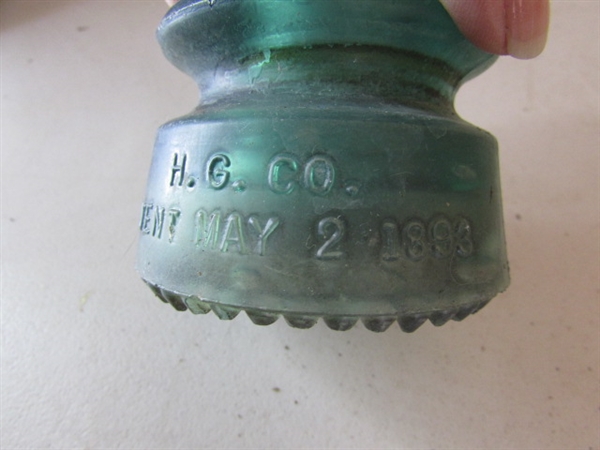 8 GLASS INSULATORS