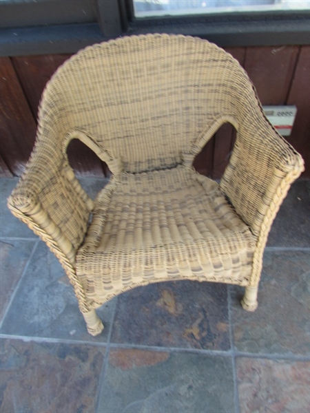 WICKER CHAIR & SIDE TABLE