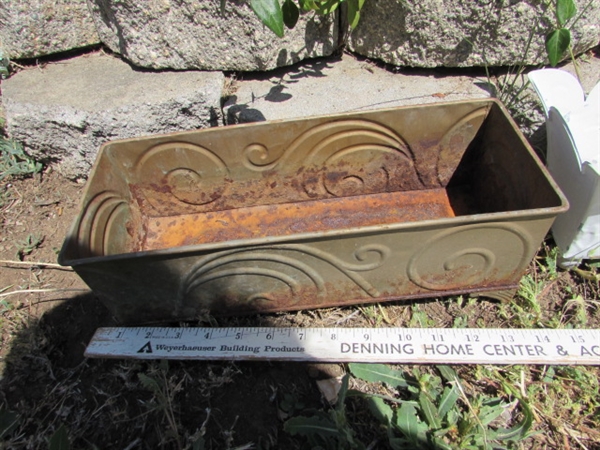 ASSORTED PLANTERS & BIRDHOUSE