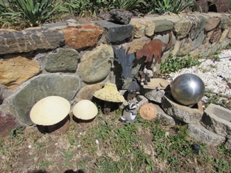 ASSORTED YARD DECOR