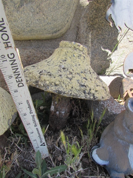 ASSORTED YARD DECOR