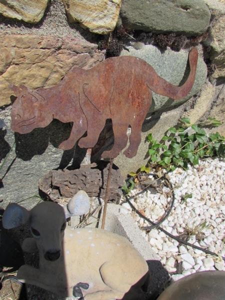 ASSORTED YARD DECOR