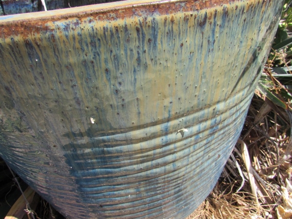 LARGE CERAMIC GLAZED OUTDOOR PLANTER