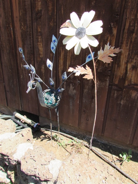 OUTDOOR METAL PEACOCK & SUNFLOWER