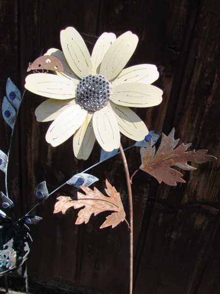 OUTDOOR METAL PEACOCK & SUNFLOWER