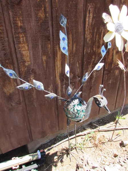 OUTDOOR METAL PEACOCK & SUNFLOWER