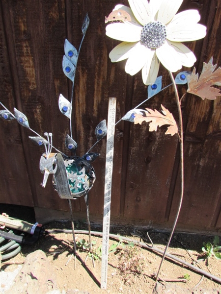 OUTDOOR METAL PEACOCK & SUNFLOWER