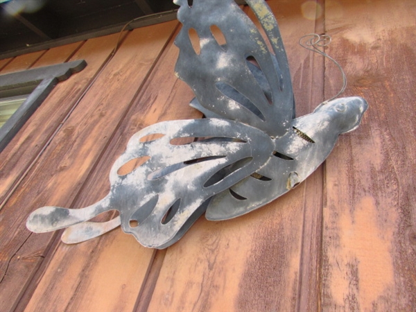 OUTDOOR METAL DRAGONFLY & BUTTERFLY WALL ART