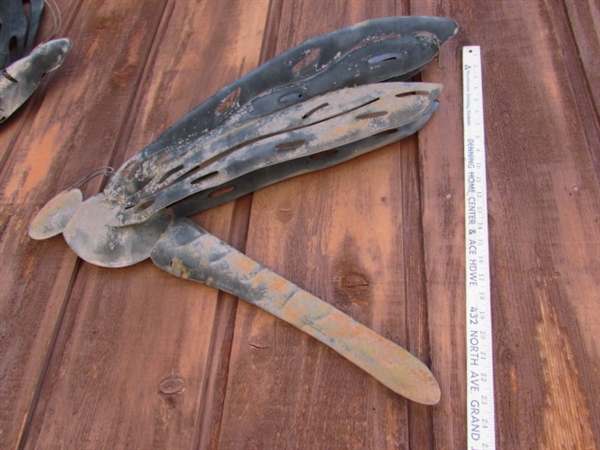 OUTDOOR METAL DRAGONFLY & BUTTERFLY WALL ART