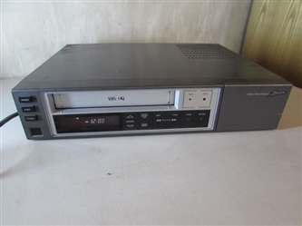 ZENITH VHS TAPE PLAYER