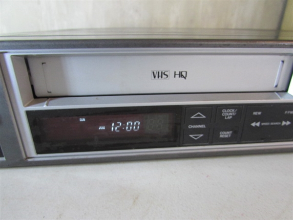 ZENITH VHS TAPE PLAYER