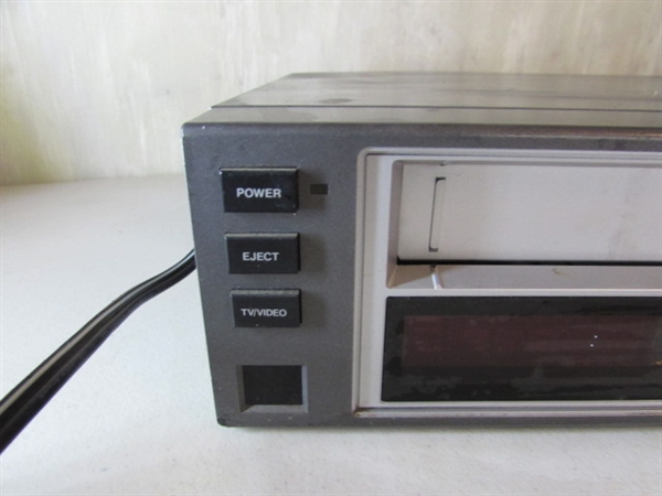 ZENITH VHS TAPE PLAYER