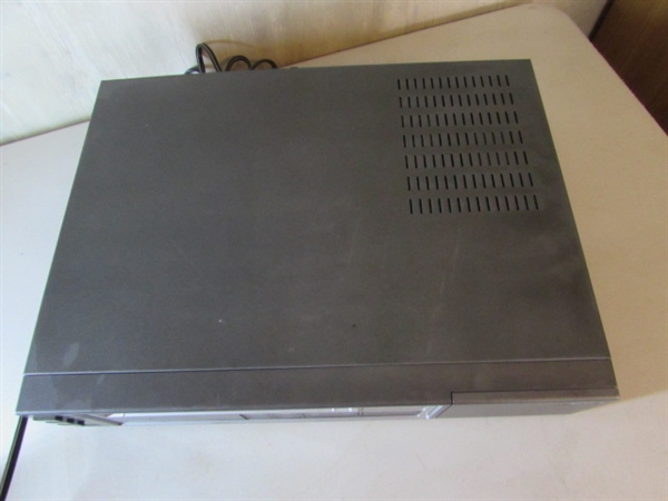 ZENITH VHS TAPE PLAYER