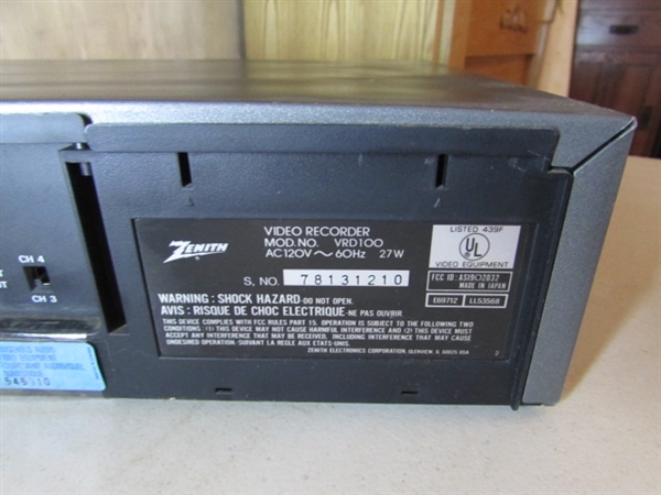 ZENITH VHS TAPE PLAYER