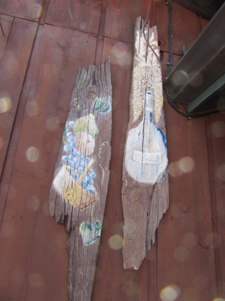 COLLECTION OF OUTDOOR WALL ART