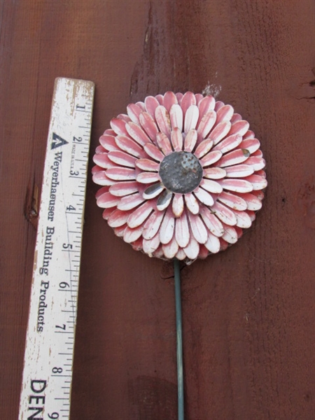 COLLECTION OF OUTDOOR WALL ART