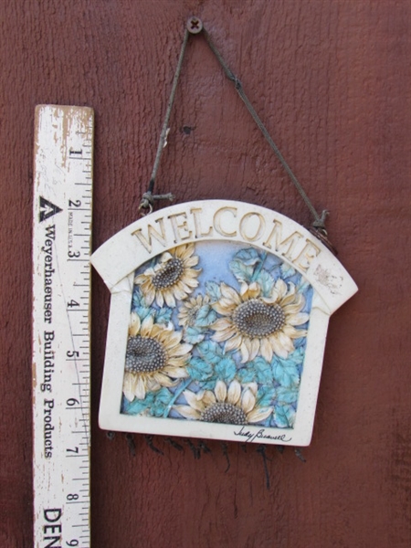 COLLECTION OF OUTDOOR WALL ART