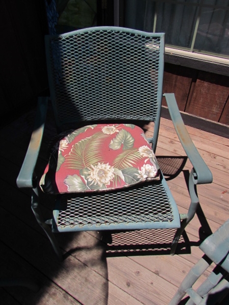 PATIO TABLE & CHAIRS