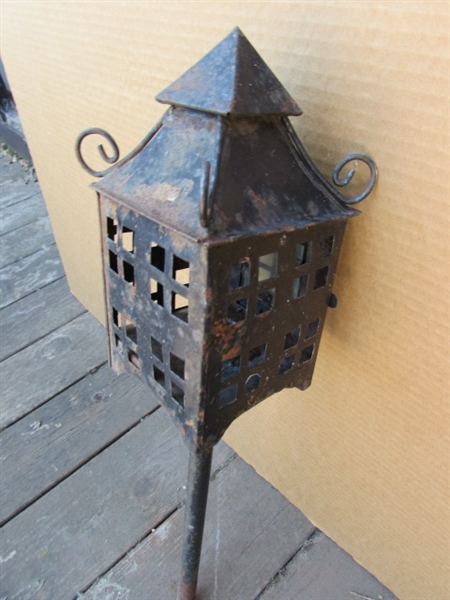 RUSTIC METAL WINDMILL & LIGHT STAKE