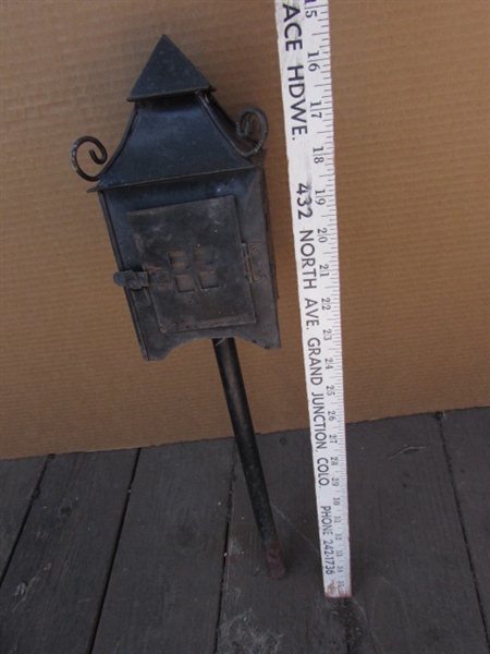 RUSTIC METAL WINDMILL & LIGHT STAKE