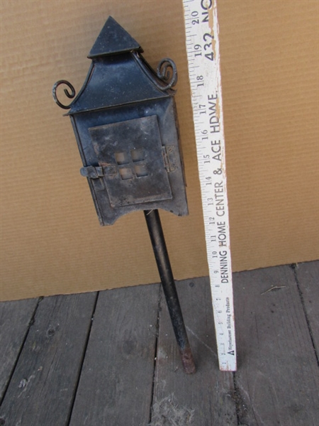RUSTIC METAL WINDMILL & LIGHT STAKE