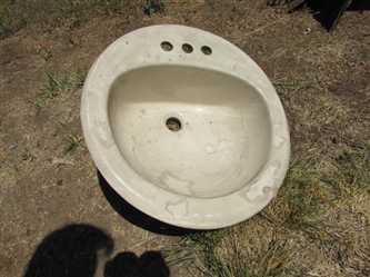 BATHROOM SINK