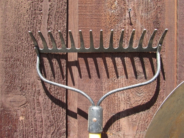 POLE SAW, SNOW SHOVEL, RACK & SHOVEL