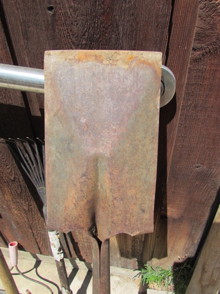 ASSORTED GARDENING & YARD EQUIPMENT