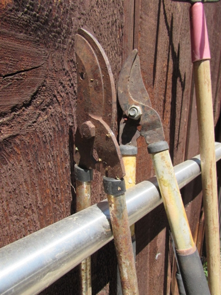 ASSORTED GARDENING & YARD EQUIPMENT