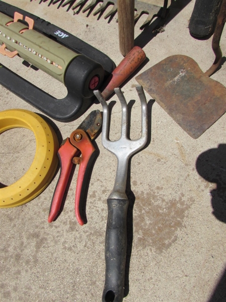 ASSORTED GARDENING & YARD EQUIPMENT