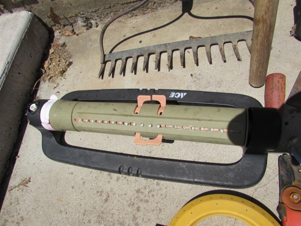 ASSORTED GARDENING & YARD EQUIPMENT