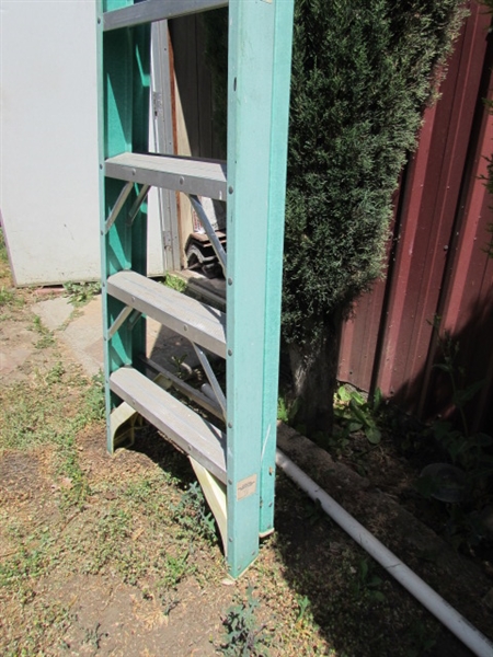 8 FT' LADDER