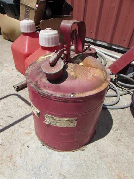 GAS CANS & PUMP NOZZLES/HOSES